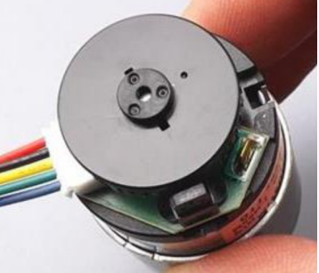 歐姆龍傳感器告訴您如何精準的測算出電機的轉(zhuǎn)速？